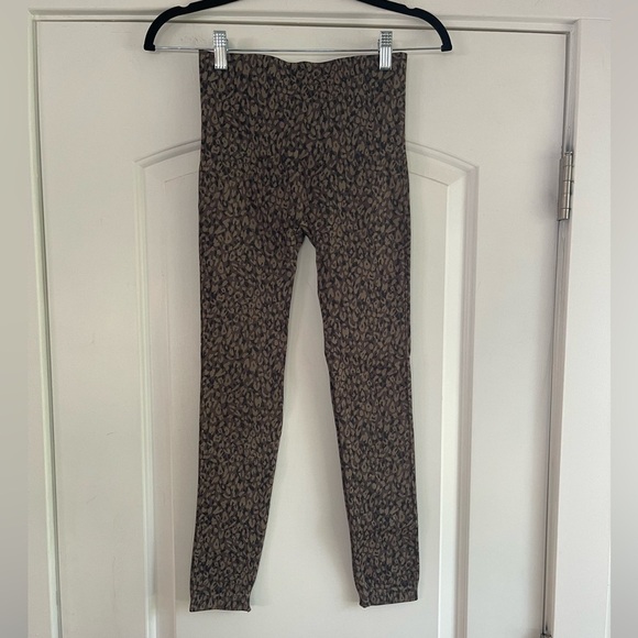 Spanx Look at Me Now Leopard Print Leggings - M - Picture 3 of 5